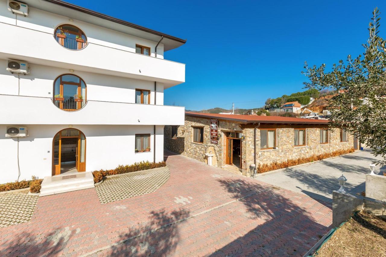 Hotel San Pietro Martin Fushe-Drac Exterior photo